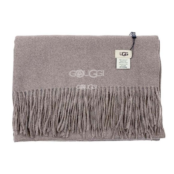 Серый шарф UGG 